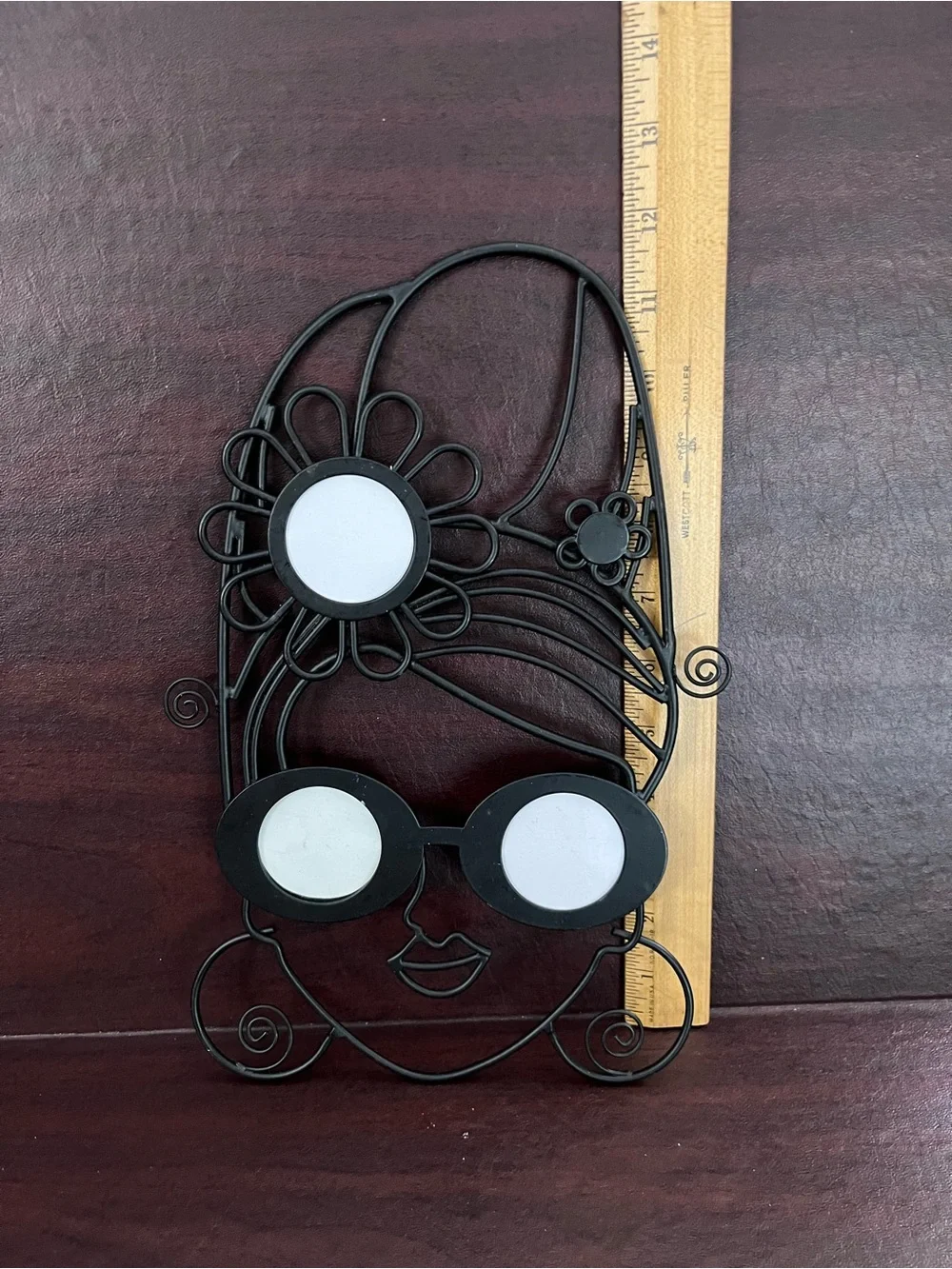 Black Metal Wall Art Face with Sunglasses and Flower picture Frames.